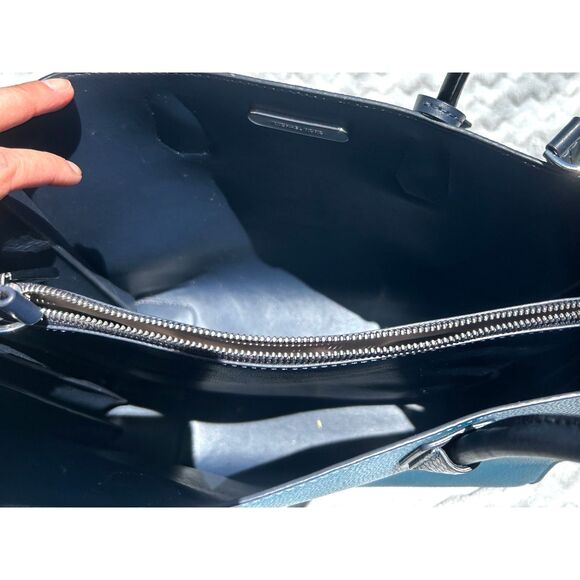 Michael Kors Pebbled Leather Accordion Tote Bag with removable cross body BEAUTY - Picture 7 of 16